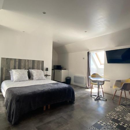 Aux Charmes 2 Bed & Breakfast Isques Екстериор снимка