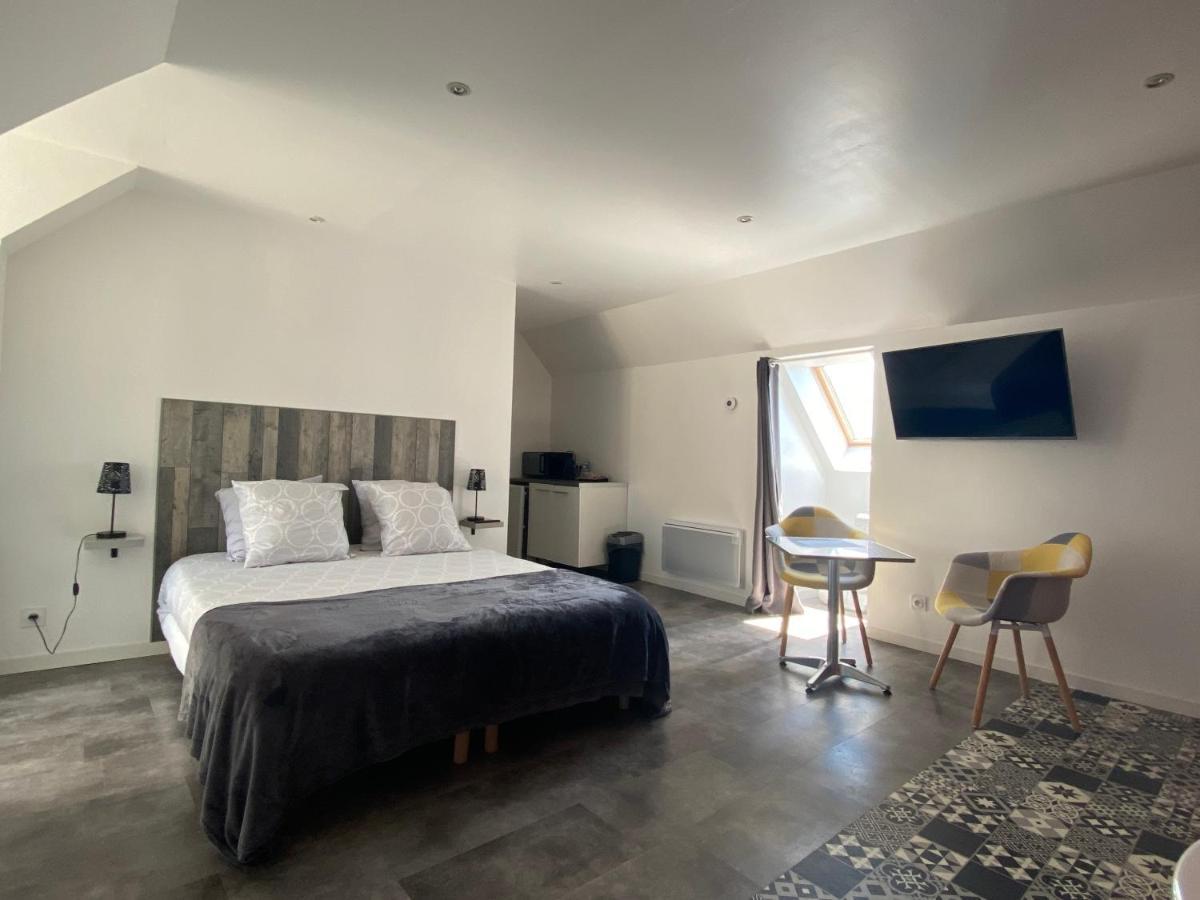 Aux Charmes 2 Bed & Breakfast Isques Екстериор снимка