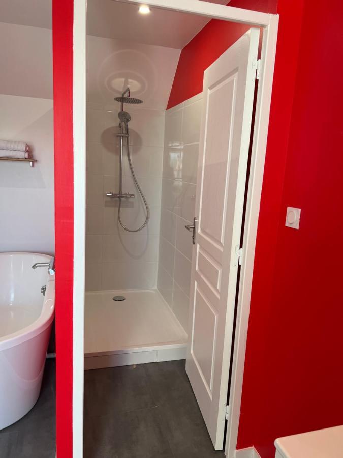 Aux Charmes 2 Bed & Breakfast Isques Екстериор снимка