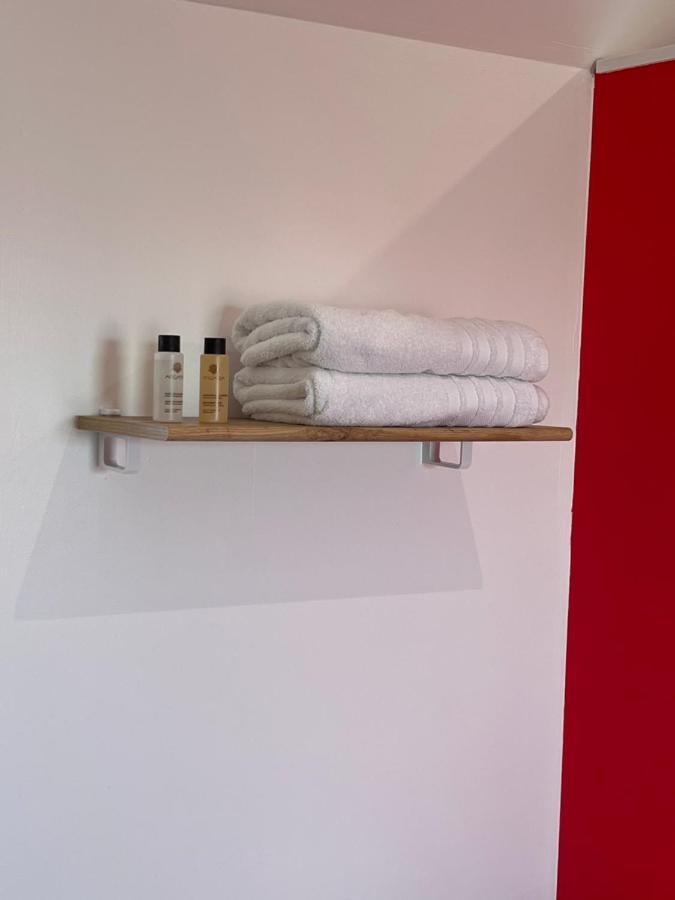 Aux Charmes 2 Bed & Breakfast Isques Екстериор снимка