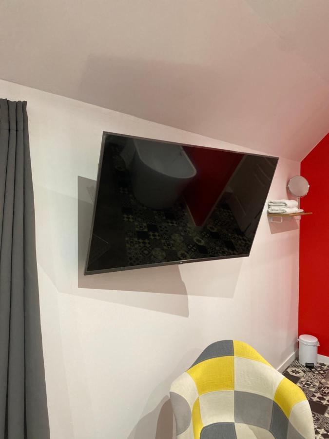 Aux Charmes 2 Bed & Breakfast Isques Екстериор снимка