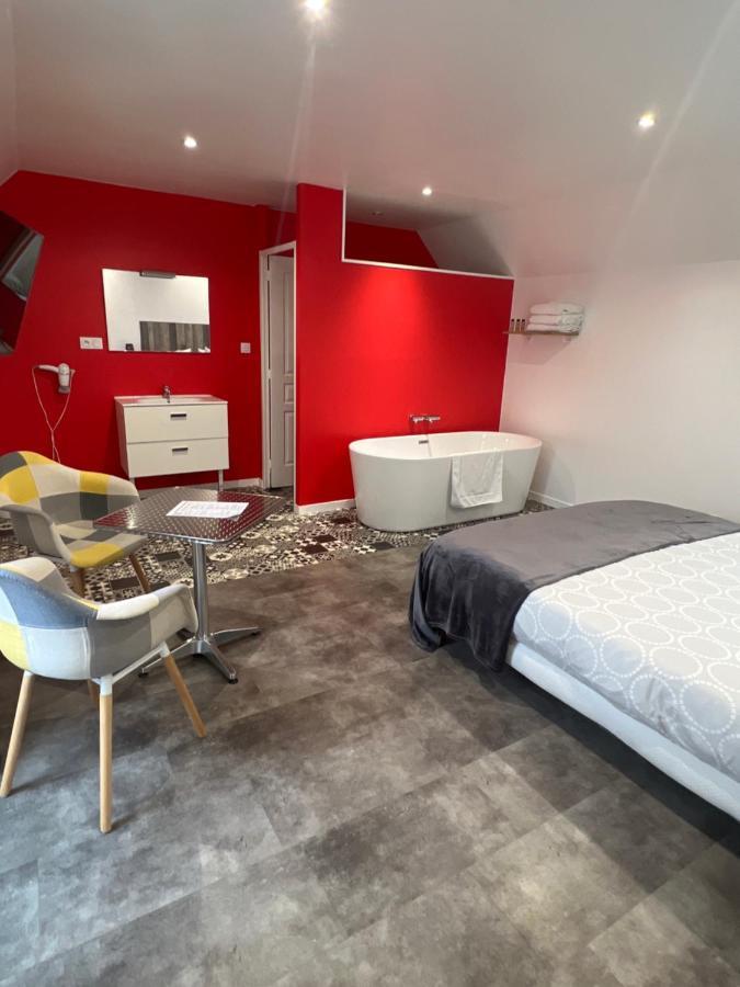 Aux Charmes 2 Bed & Breakfast Isques Екстериор снимка