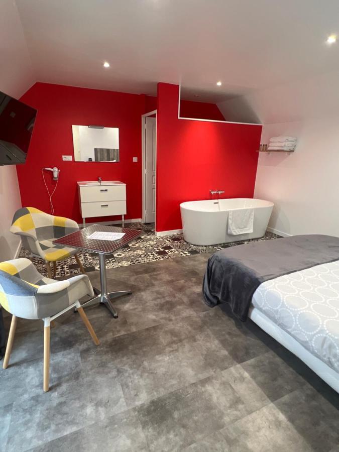 Aux Charmes 2 Bed & Breakfast Isques Екстериор снимка