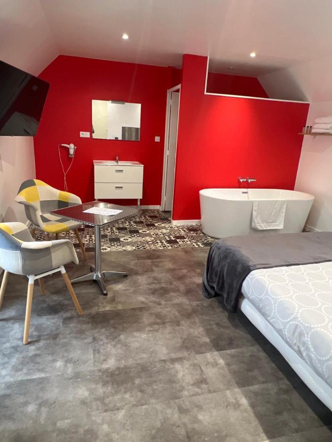 Aux Charmes 2 Bed & Breakfast Isques Екстериор снимка