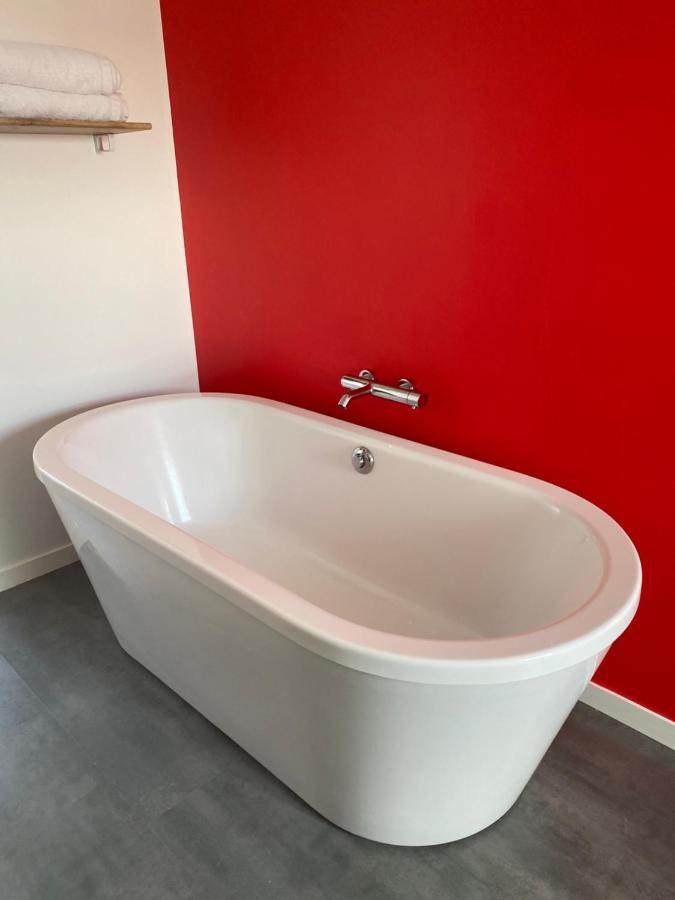 Aux Charmes 2 Bed & Breakfast Isques Екстериор снимка
