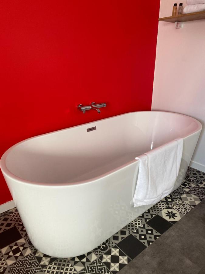 Aux Charmes 2 Bed & Breakfast Isques Екстериор снимка