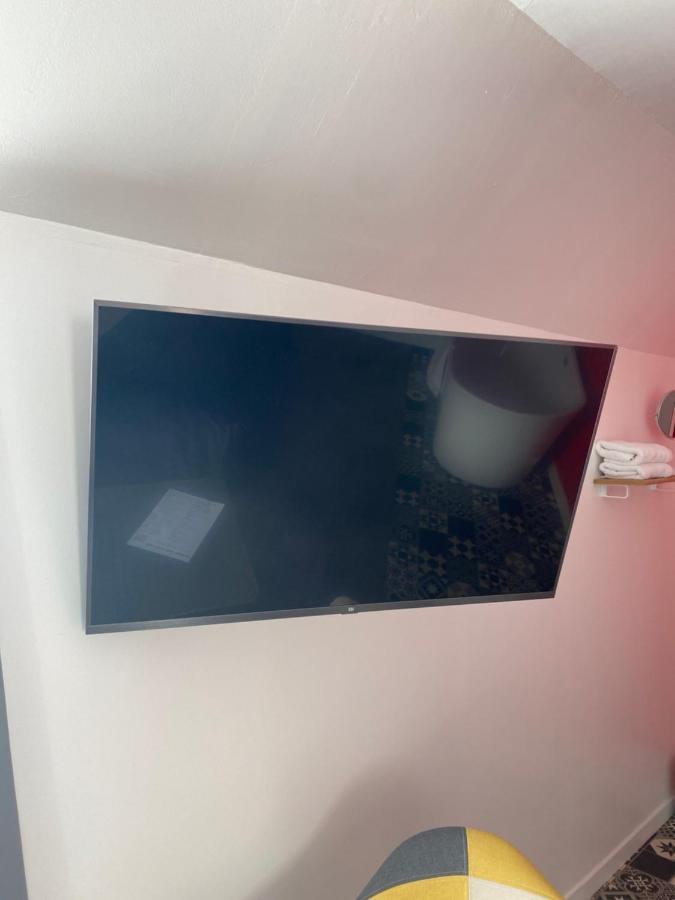 Aux Charmes 2 Bed & Breakfast Isques Екстериор снимка