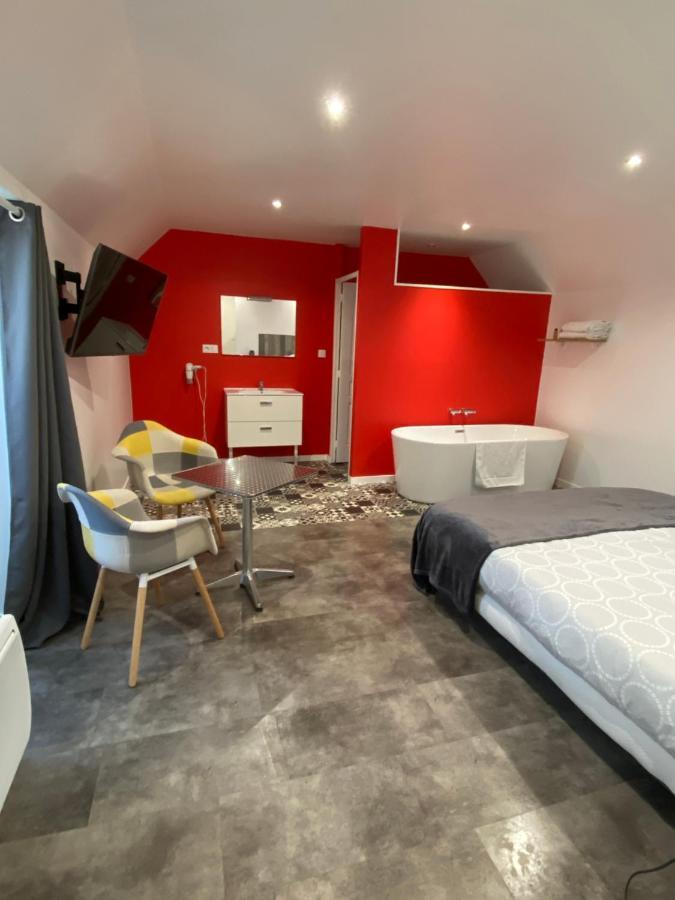 Aux Charmes 2 Bed & Breakfast Isques Екстериор снимка