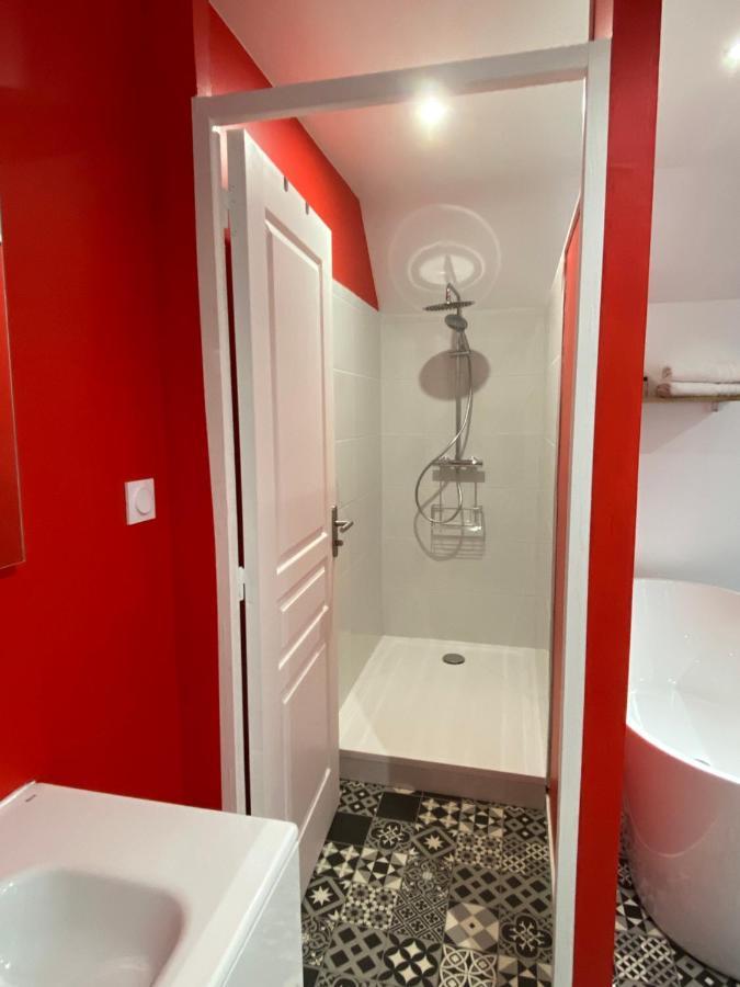 Aux Charmes 2 Bed & Breakfast Isques Екстериор снимка
