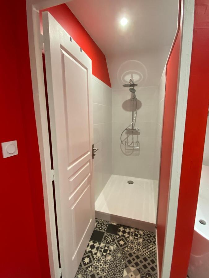 Aux Charmes 2 Bed & Breakfast Isques Екстериор снимка