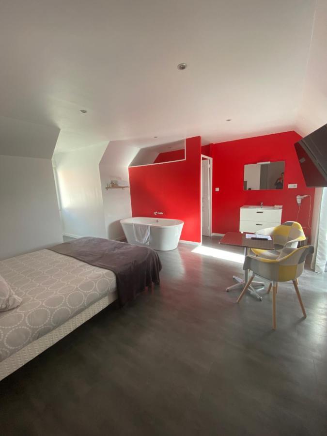 Aux Charmes 2 Bed & Breakfast Isques Екстериор снимка